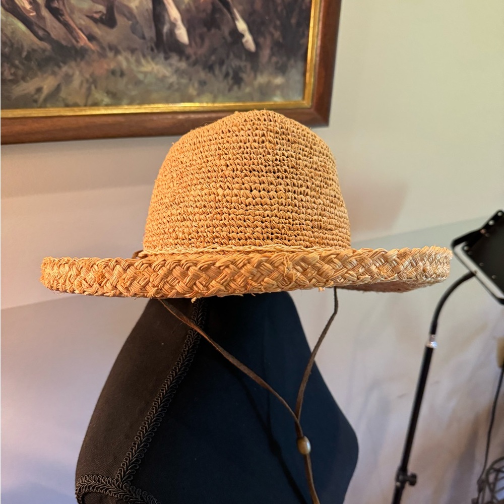 Women’s Straw Hat - Picture 2 of 5